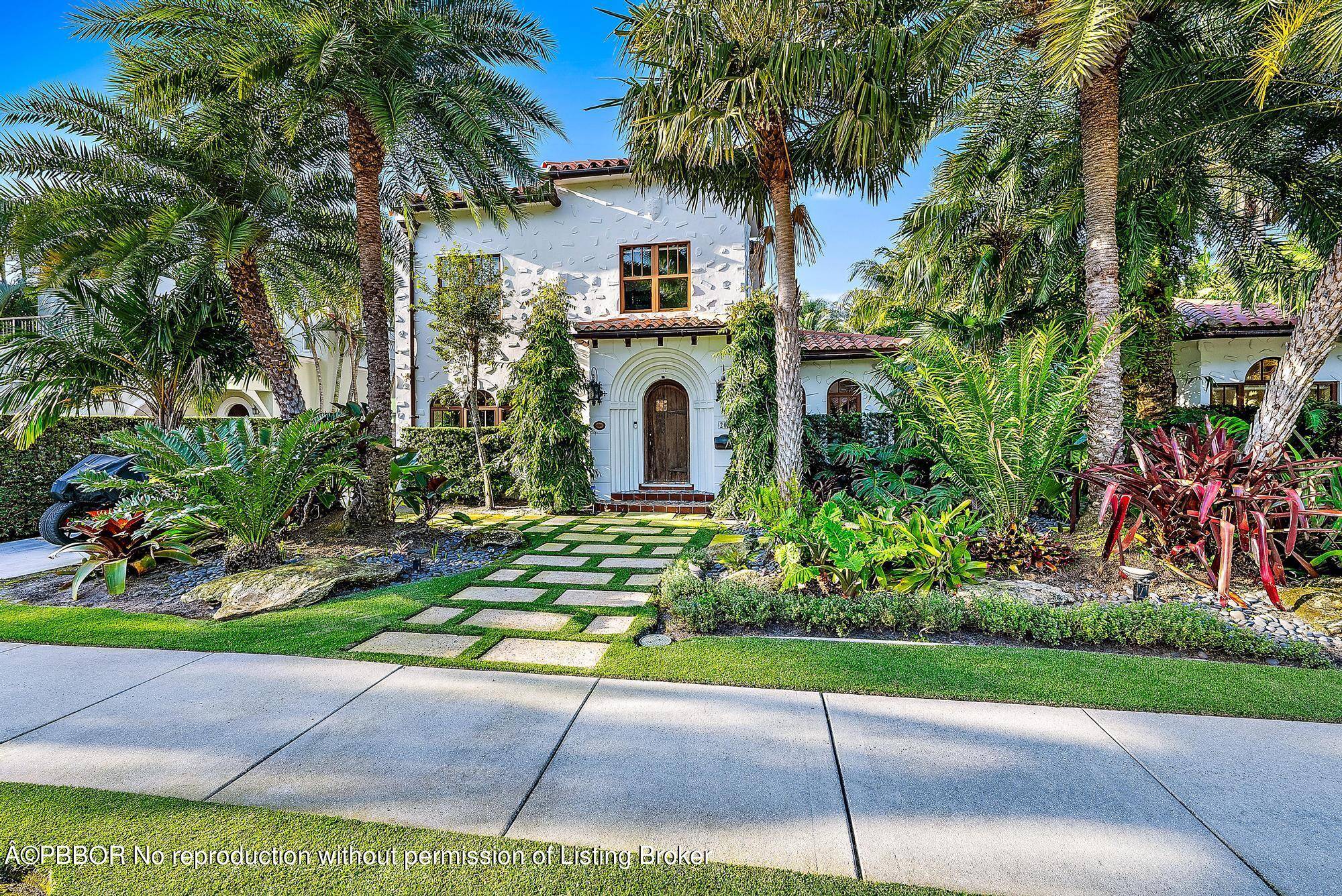 Welcome to a slice of paradise nestled in the heart of West Palm Beach.