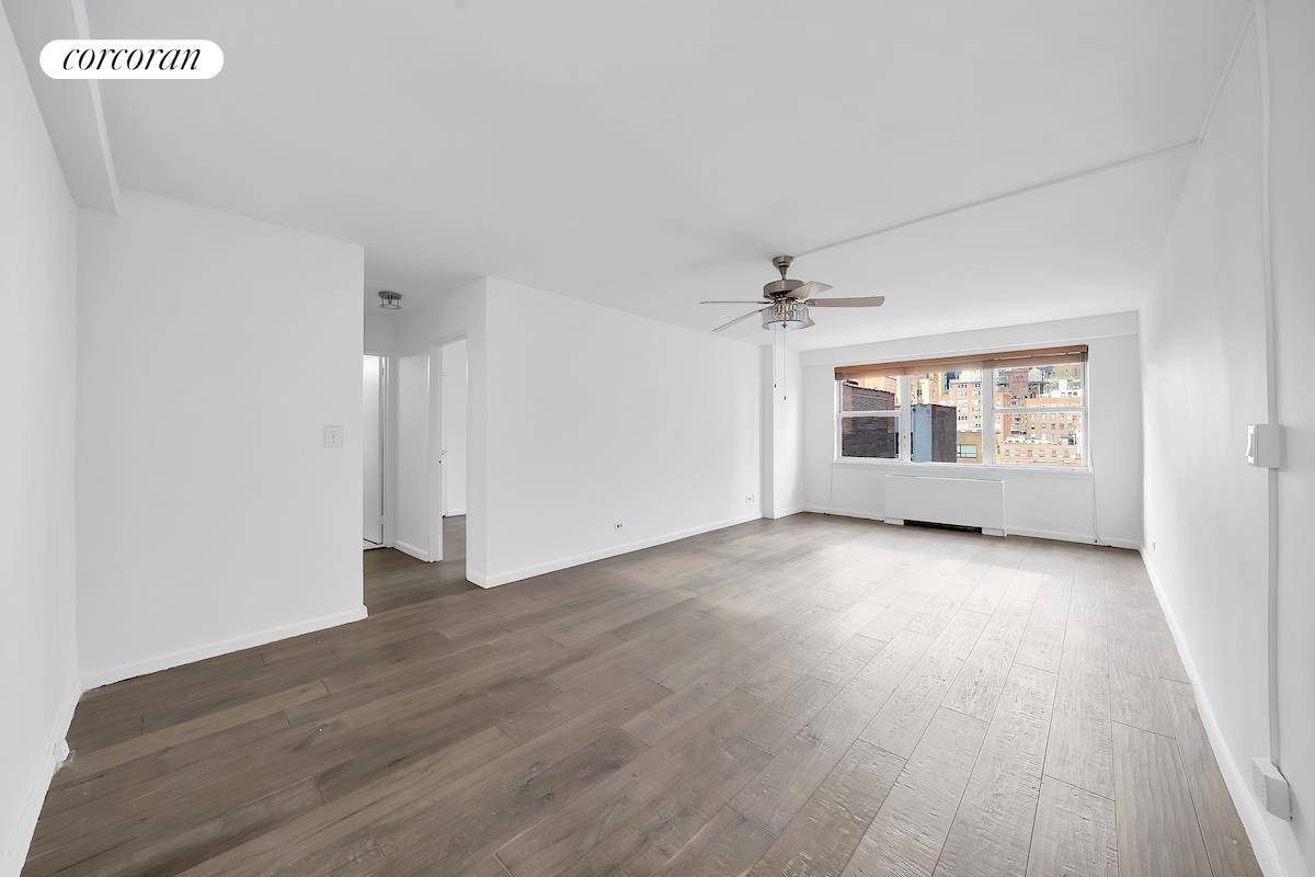 Enjoy luxury living at the Warren House in the heart of Murray Hill and live large in this 700 square feet one bedroom !