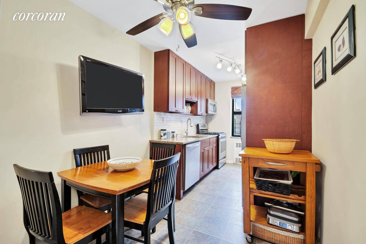 This renovated one bedroom has a great layout for comfortable living AND entertaining !