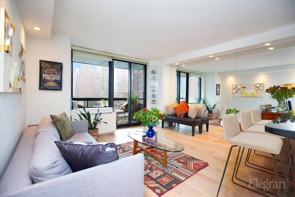 This beautiful one bedroom apartment is nestled in the Upper East Side, known for its elegance and sophistication.