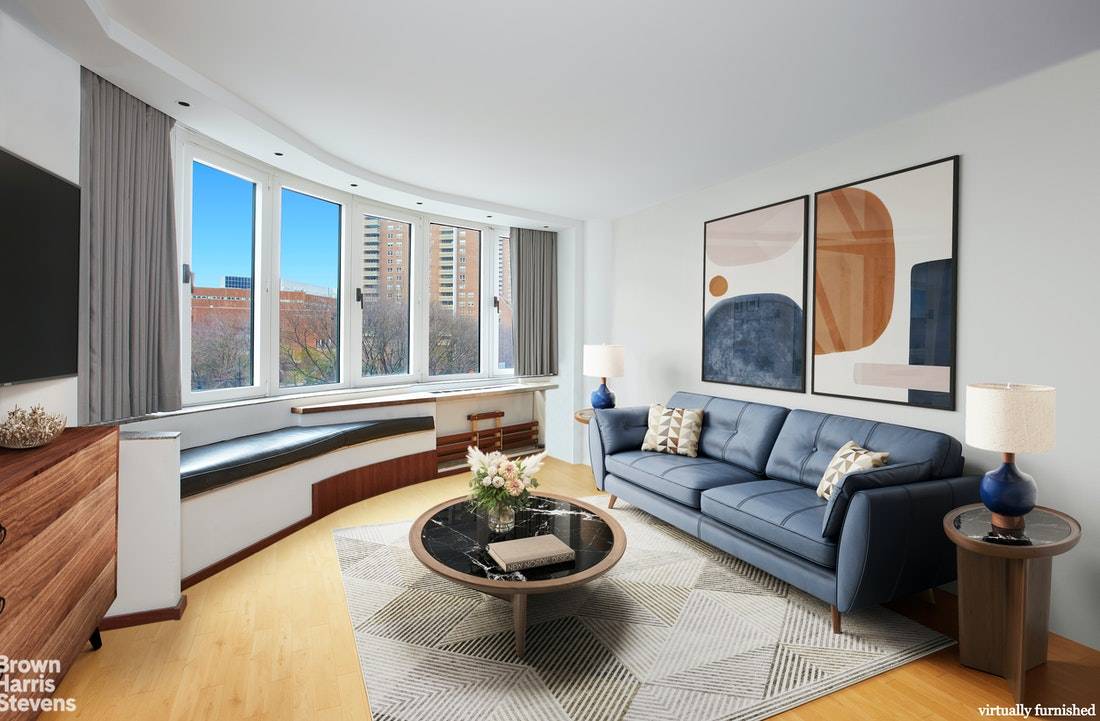 Tribeca Triumph ! This sun filled, fully renovated home in the coveted Greenwich Court Condominium boasts gorgeous protected views west and north, an in unit Miele washer dryer, central heat ...