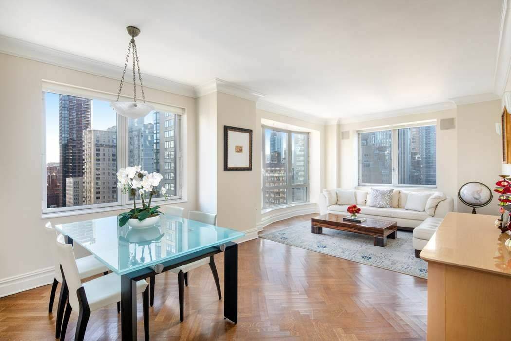 The true essence of upscale city living is beautifully reflected in this sun lit 2 bedroom 2.