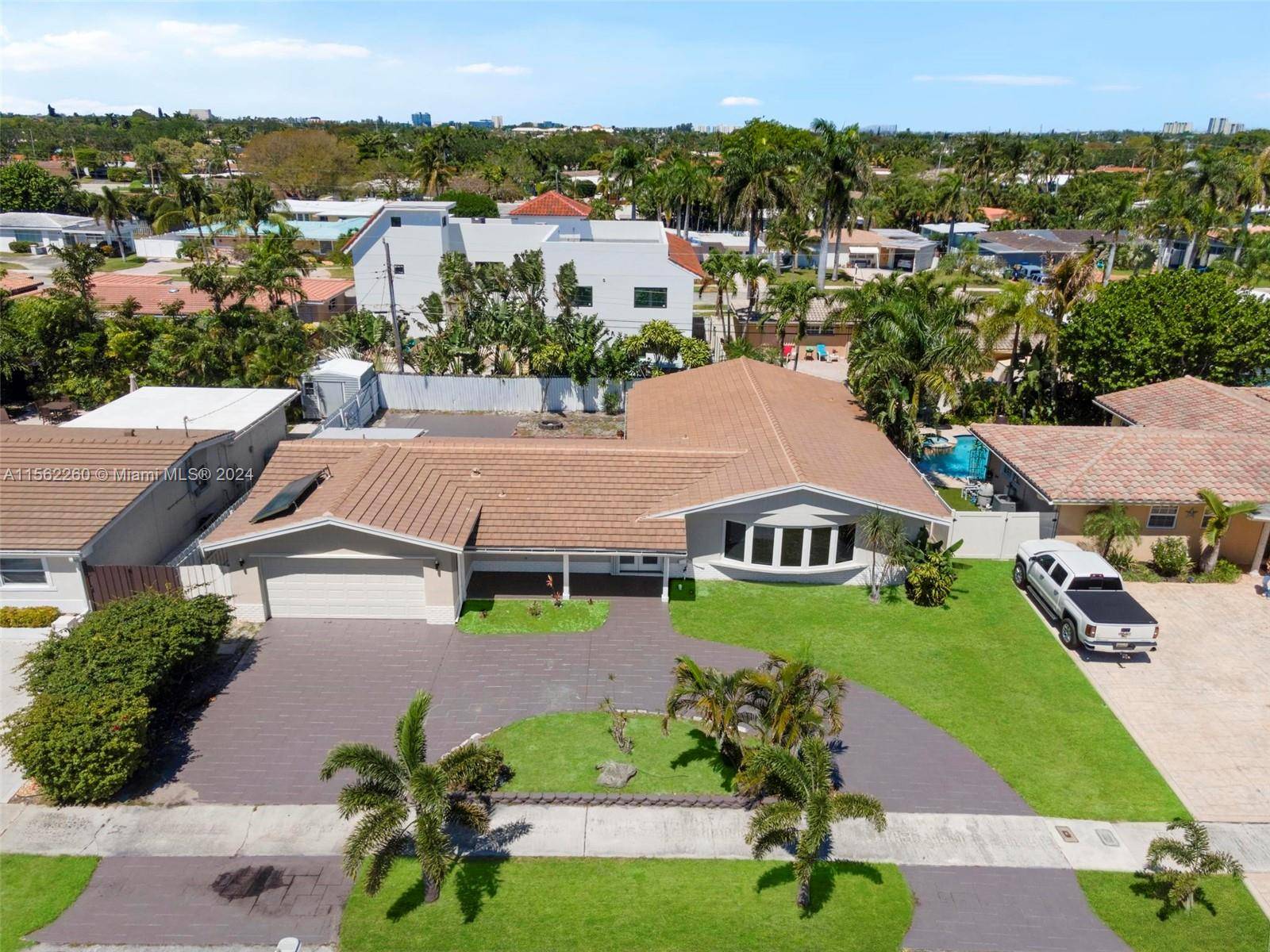 Experience luxury living at its finest in this exquisite Fort Lauderdale enclave !