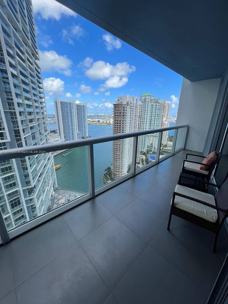High Floor 1 bed and 1 bath with spectacular intracoastal views from the 32nd floor.