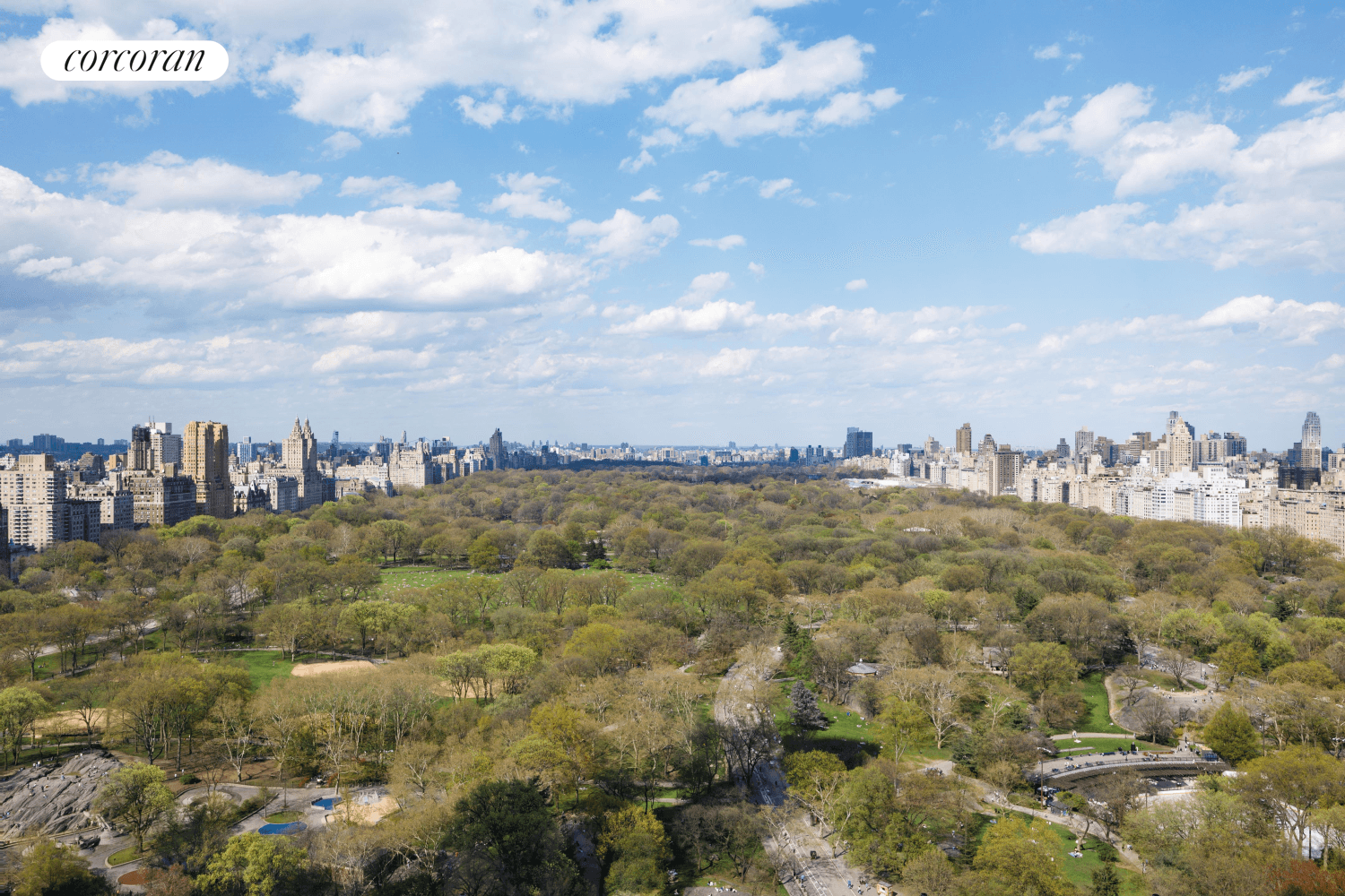 Perched on the 30th floor of the iconic Hampshire House, this majestic residence offers an unparalleled long view of Central Park.