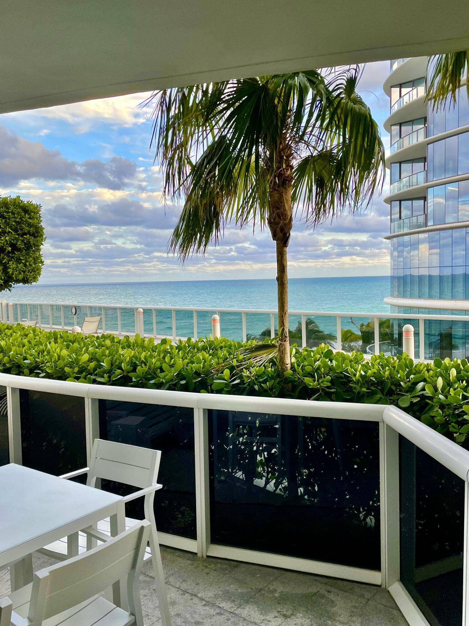 Beautiful Trump Tower III Fully Furnished, Large 2 2 ensuite located on same level as the spa, private gate opens to small pool and terrace over looking the beach.