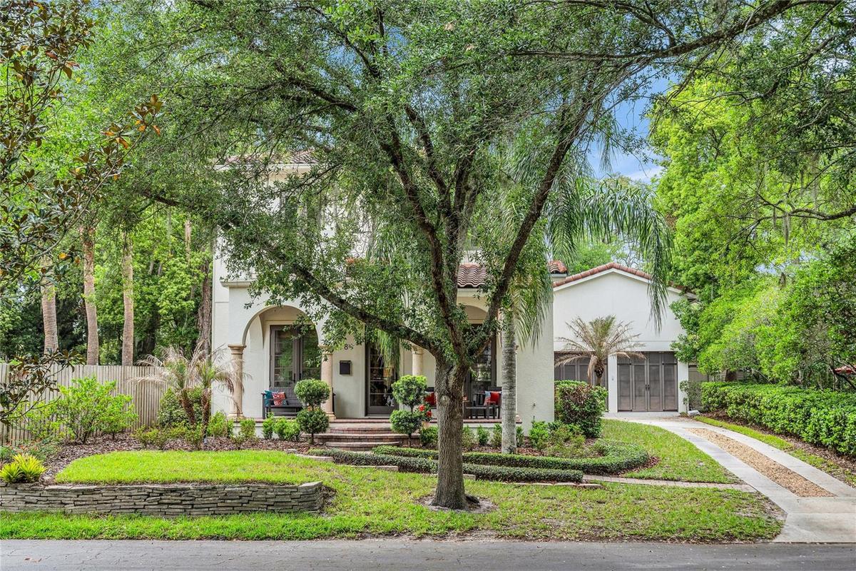 Built in 2007, offers lots of charm with modern conveniences!