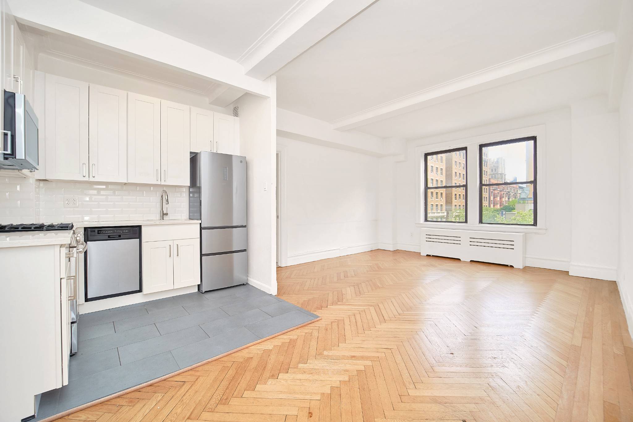 Gorgeous Sun Drenched 1 Bed Bath Sponsor Unit in Morningside Heights Apartment Amenities Dishwasher Stainless steel appliances Incredibly spacious Natural sunlight Eastern amp ; Nothern exposure No board process or ...