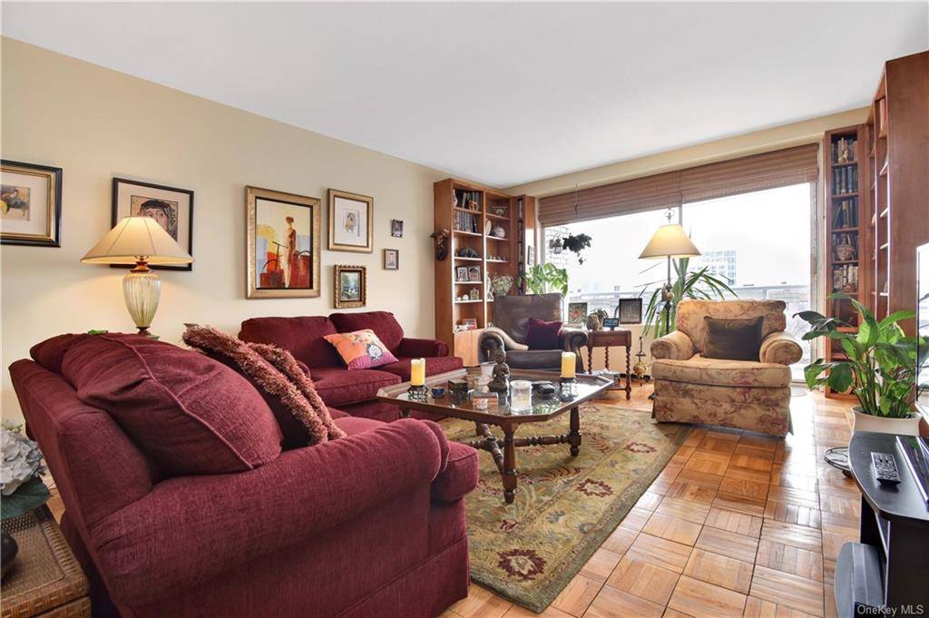 Luxury living awaits you in this spacious, sun filled Junior 4 located in The Whitehall, Riverdale's premiere and highly sought after full service building.