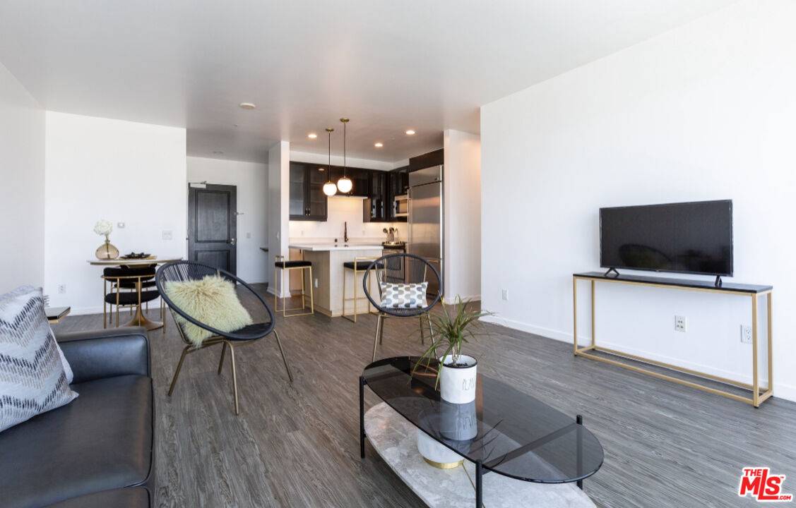 8601 Wilshire Blvd 2BR Beverly Grove La