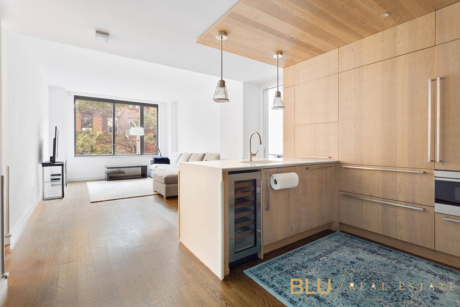 A beautiful split two bedroom two bathroom conveniently nestles in the heart of East Village at the Jefferson Condominium.