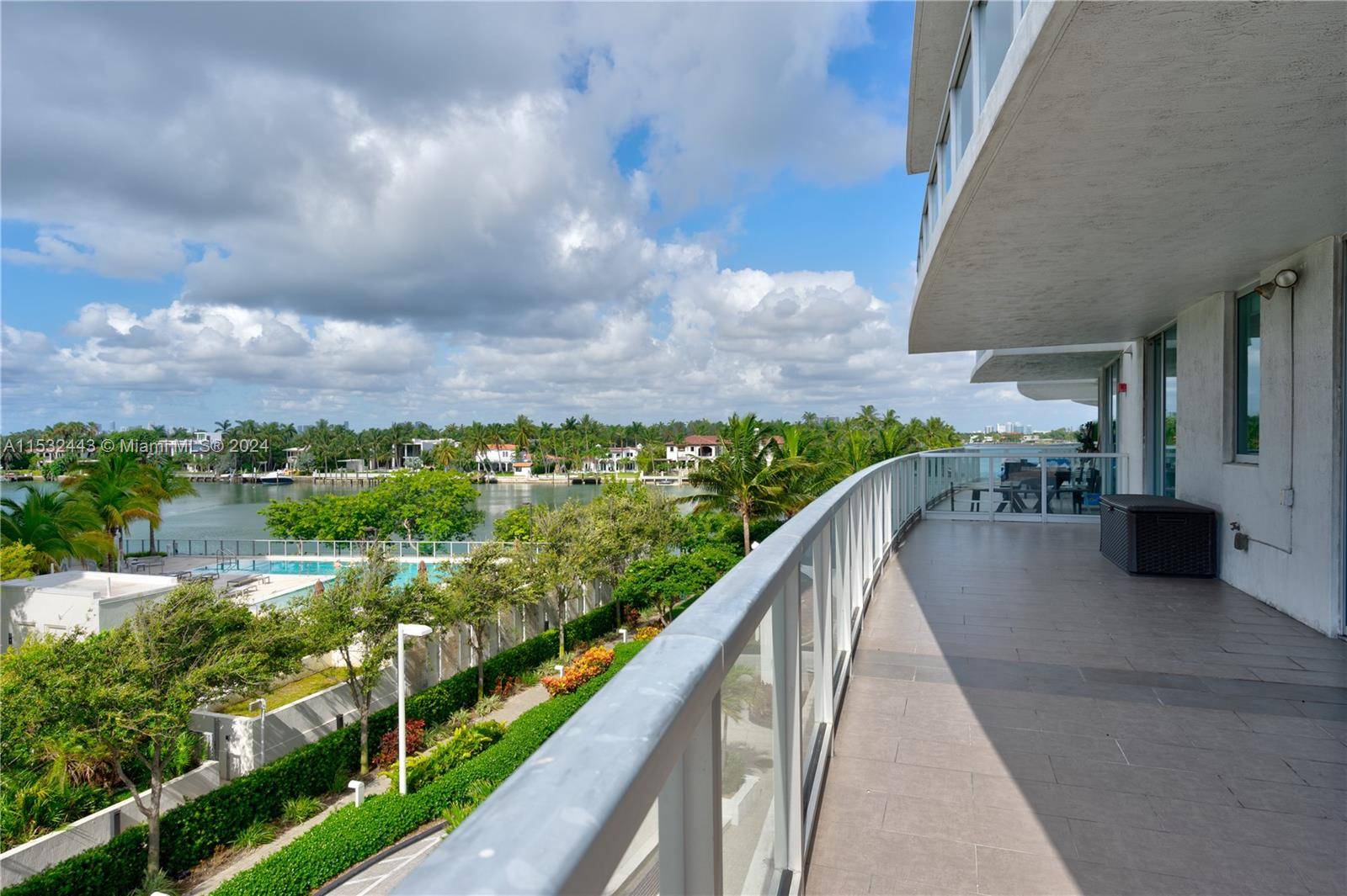 Beautiful 3 Bed 2. 5 Bath at luxurious and boutique building Eden House in Miami Beach !