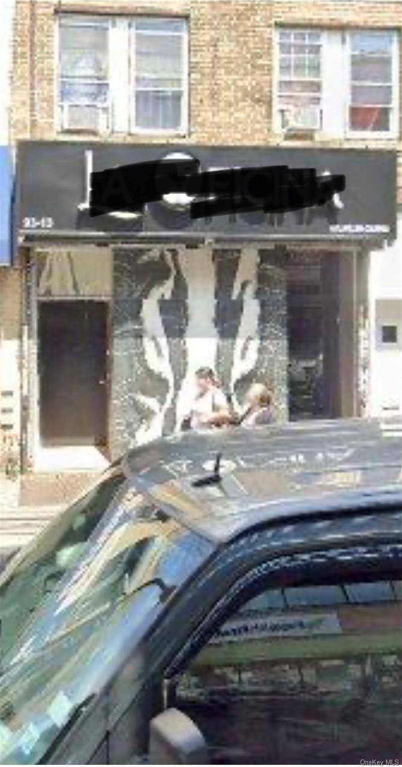 Prime Mixed Use Opportunity on Roosevelt Avenue Discover this exceptional mixed use property located in the heart of Roosevelt Avenue, one of the most active commercial corridors in Queens.