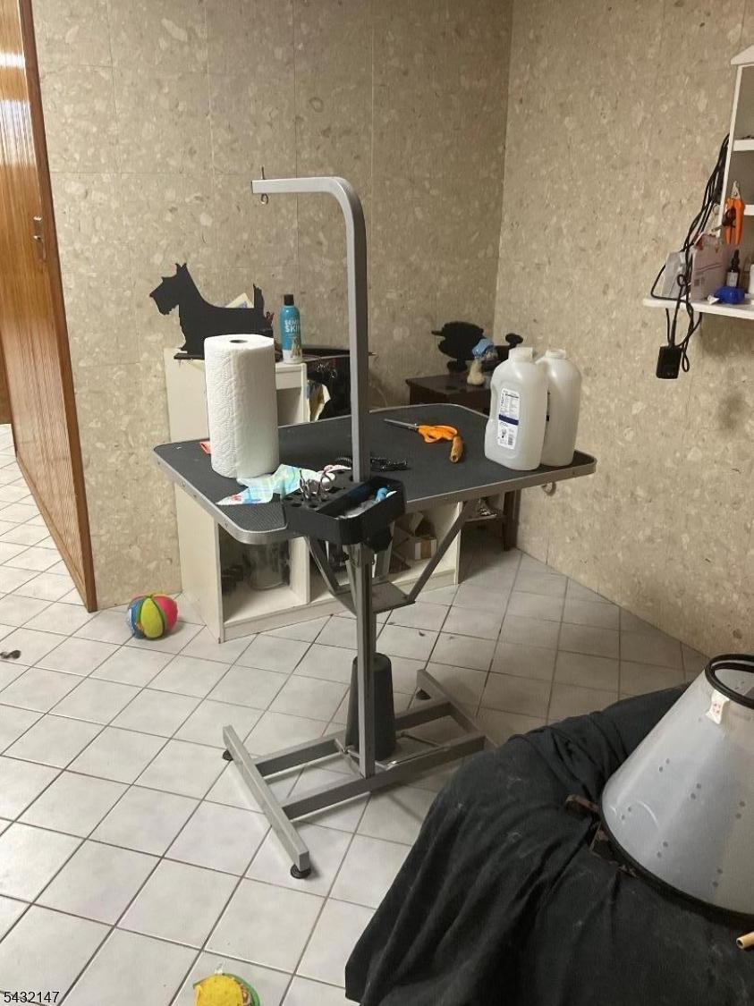 Grooming station 2