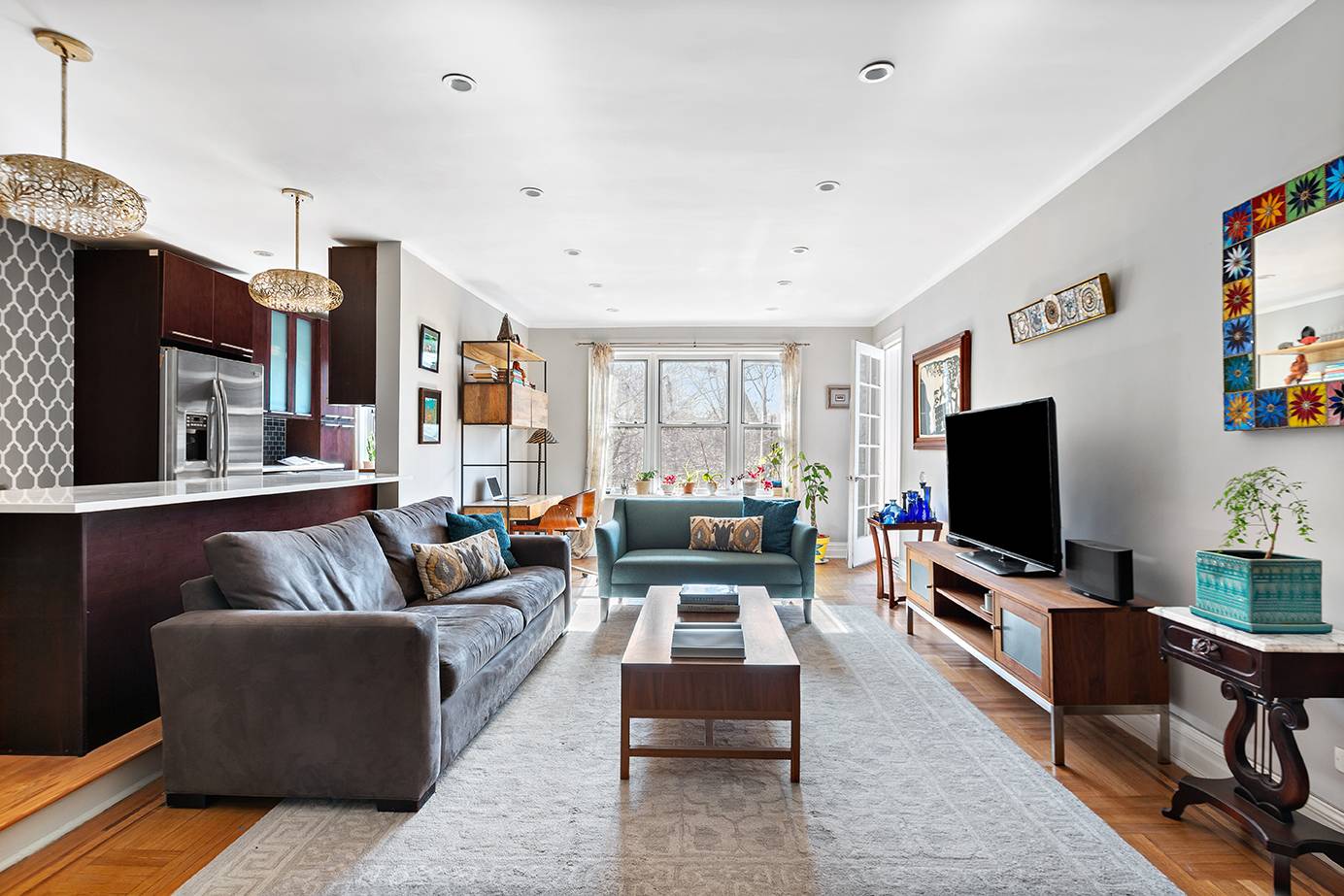 Welcome to unit 3K at 60 Plaza Street East where comfort meets convenience in the heart of Prospect Heights.