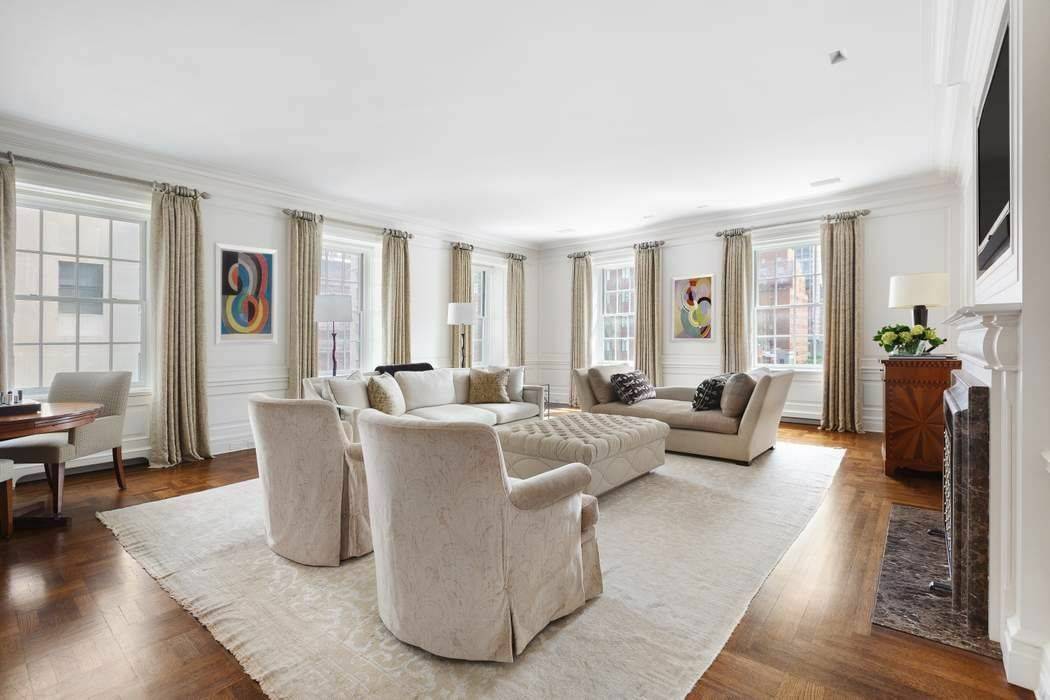 Perfectly situated on the 7th and 8th floors of 730 Park, this beautifully gut renovated 4 bedroom duplex apartment affords bright exposures to the North and East over 71st Street ...