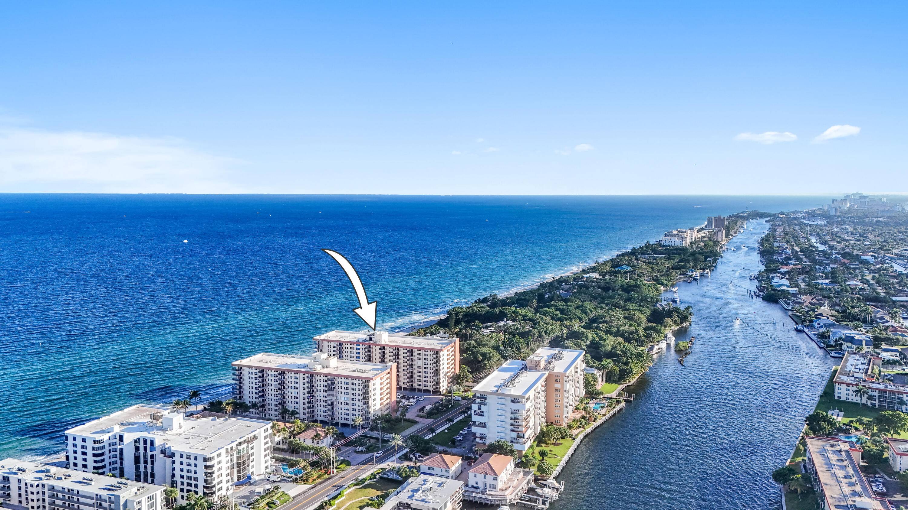 Opportunity to own a stunning oceanfront condo located in the prestigious Millionaire Mile, surrounded by magnificent multi million dollar developments and luxurious homes.