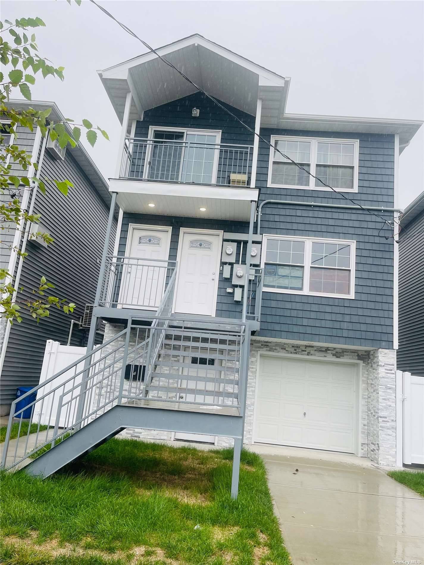 WELCOME TO ARVERNE. Amazing 3 bedroom Rental on Beach 68th Street Arverne NY.