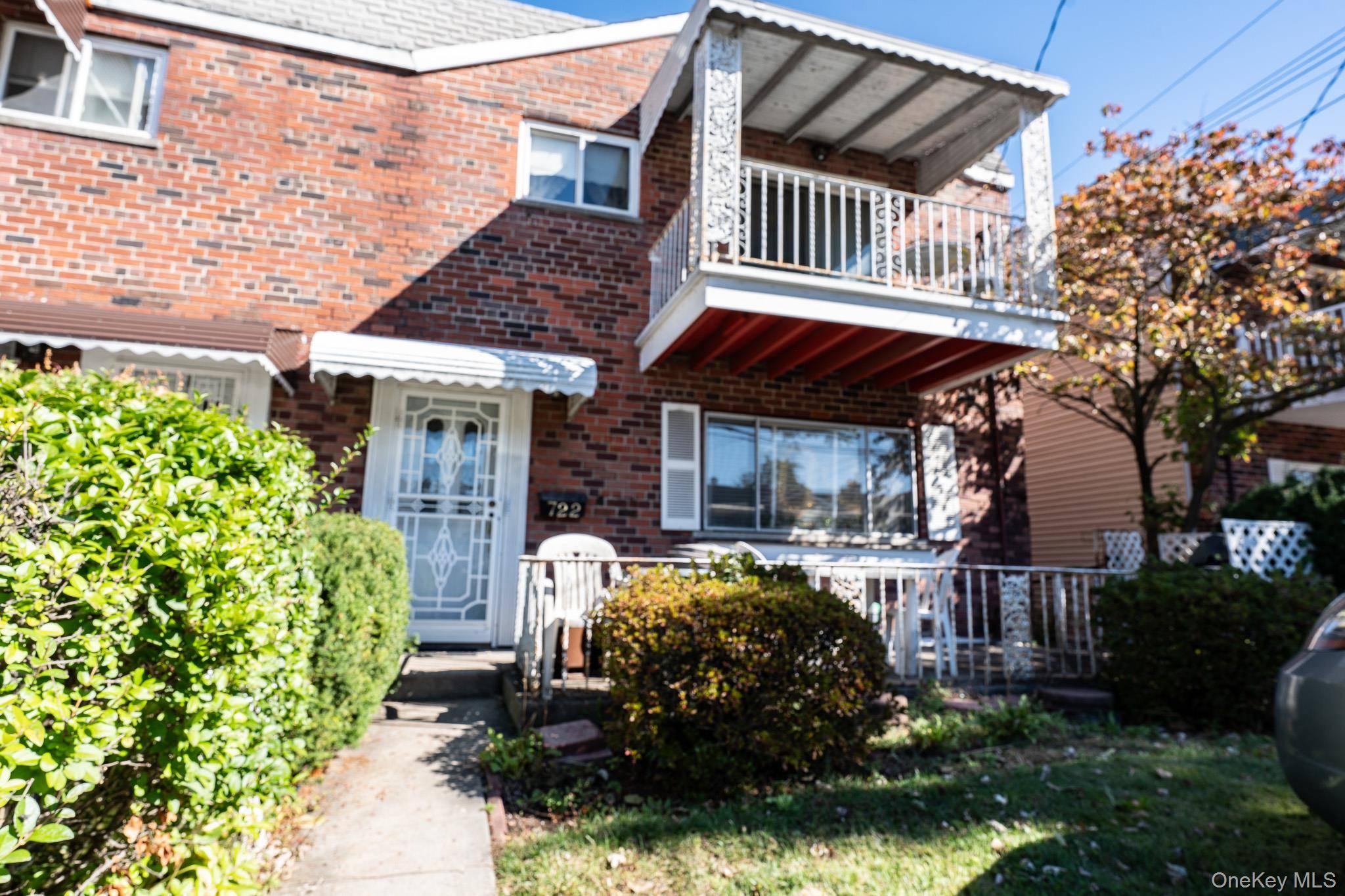 Welcome to this charming two family Colonial style duplex located in the desirable Throggs Neck neighborhood of the Bronx !