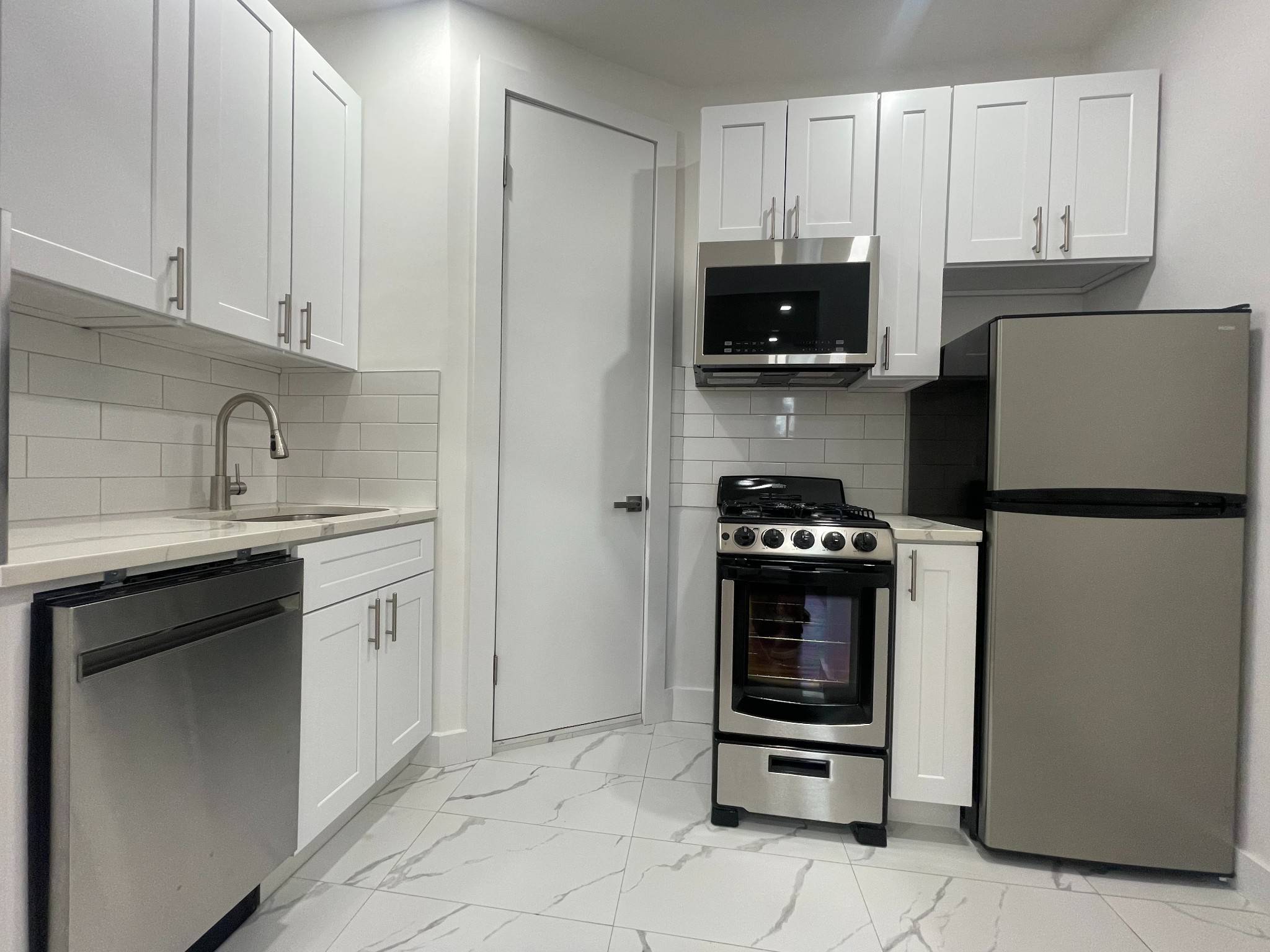 INQUIRE FOR A VIDEOAVAILABLE STARTING MAY 3RDCome and see this NEWLY RENOVATED 1 bedroom.