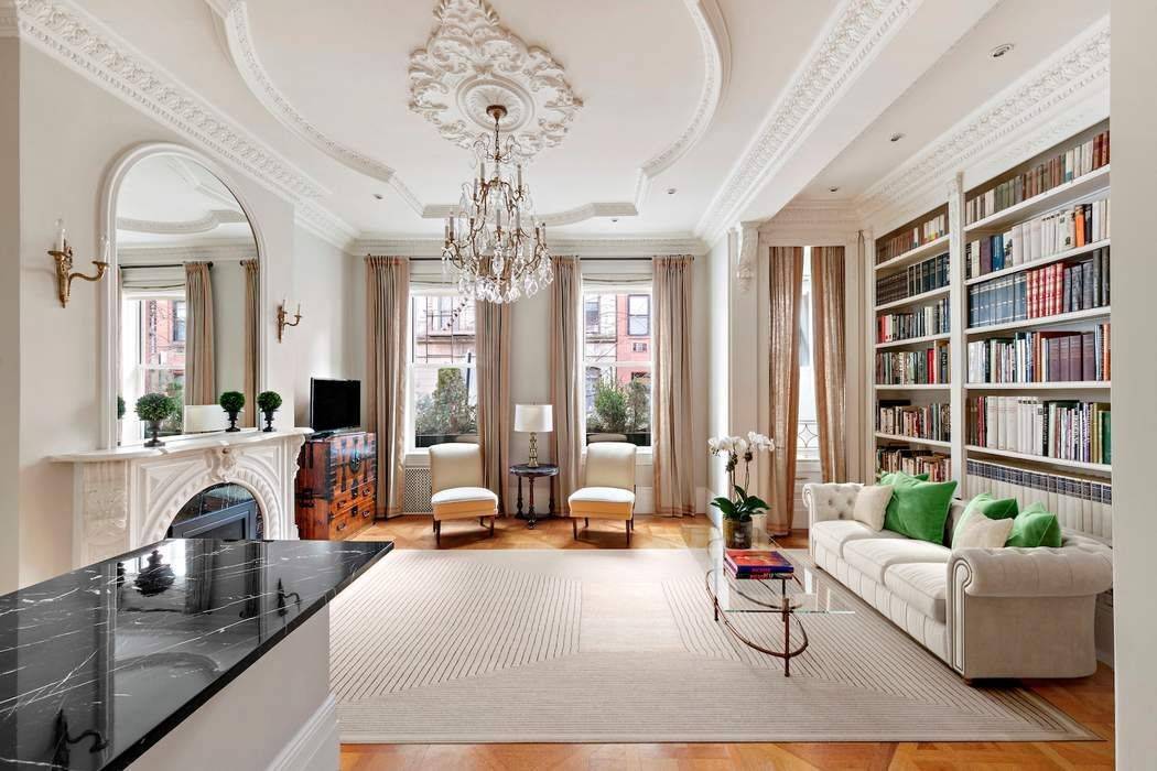 Prime West Village Townhouse This extraordinary West Village Townhouse presents the perfect opportunity to create an exceptional single family home or maintain its current configuration as an investment property.