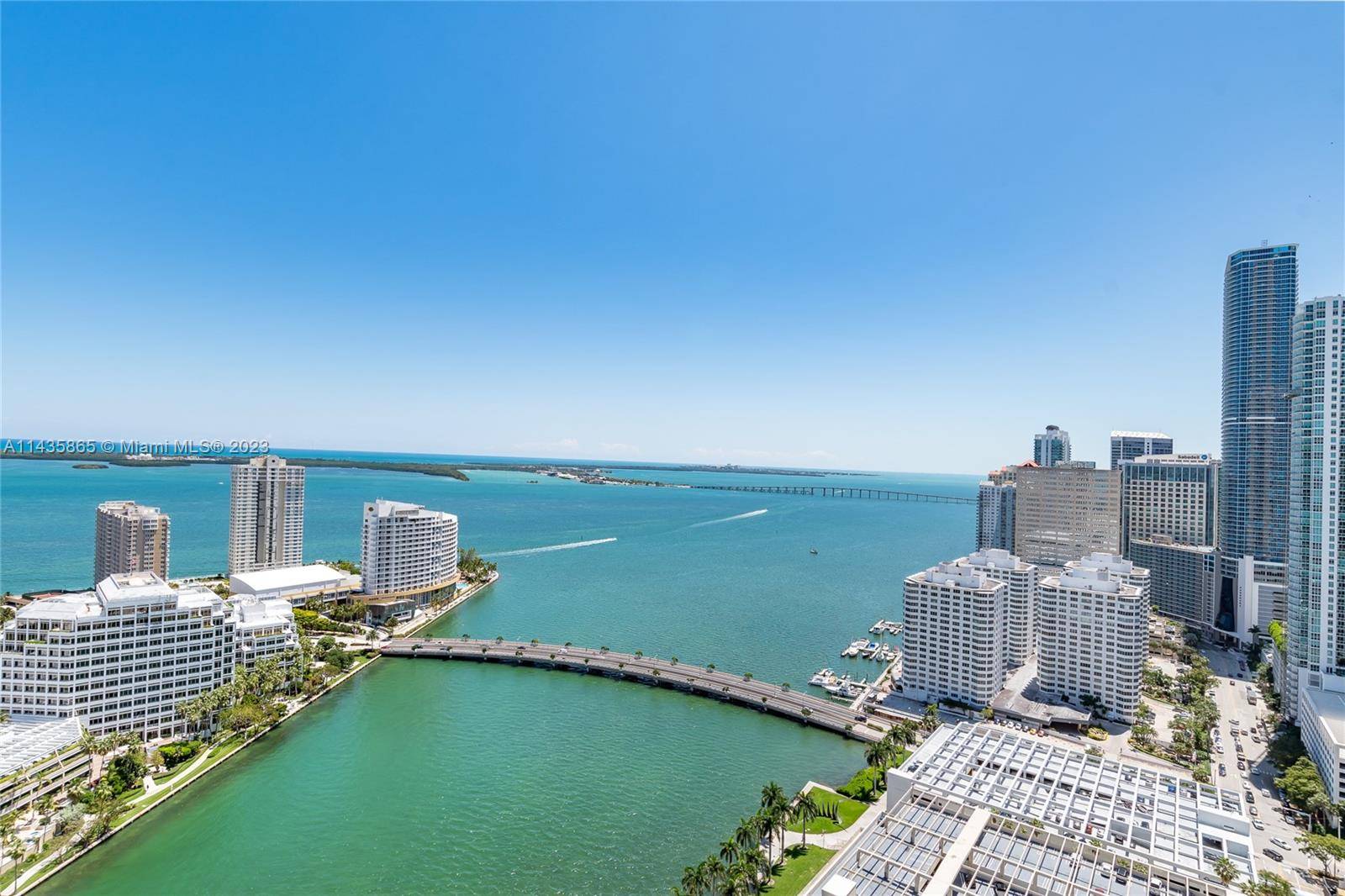 SPECTACULAR VIEWS TO BISCAYNE BAY, OCEAN, AND THE CITY.