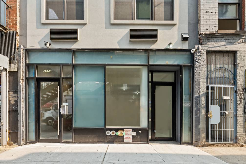 Located on Broadway between Dekalb Ave and Kosciuszko St 1, 600 SF of newly renovated retail space in Bushwick, Brooklyn The space features 11 FT ceilings and 20 FT of ...