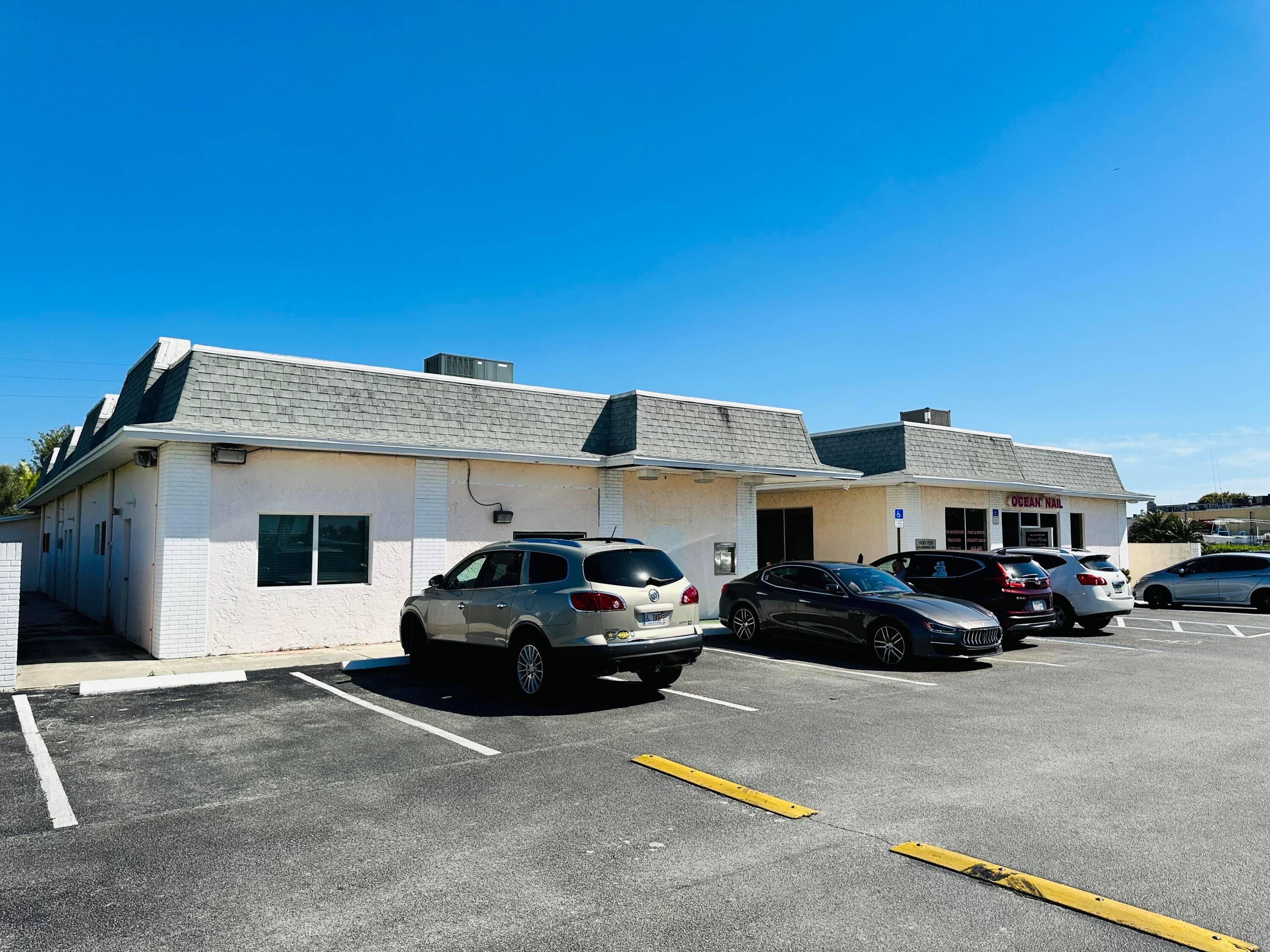 Truly a rare find ! 2, 000 sq feet former medical offices available for lease on Fort Pierce South Beach Hutchinson Island.