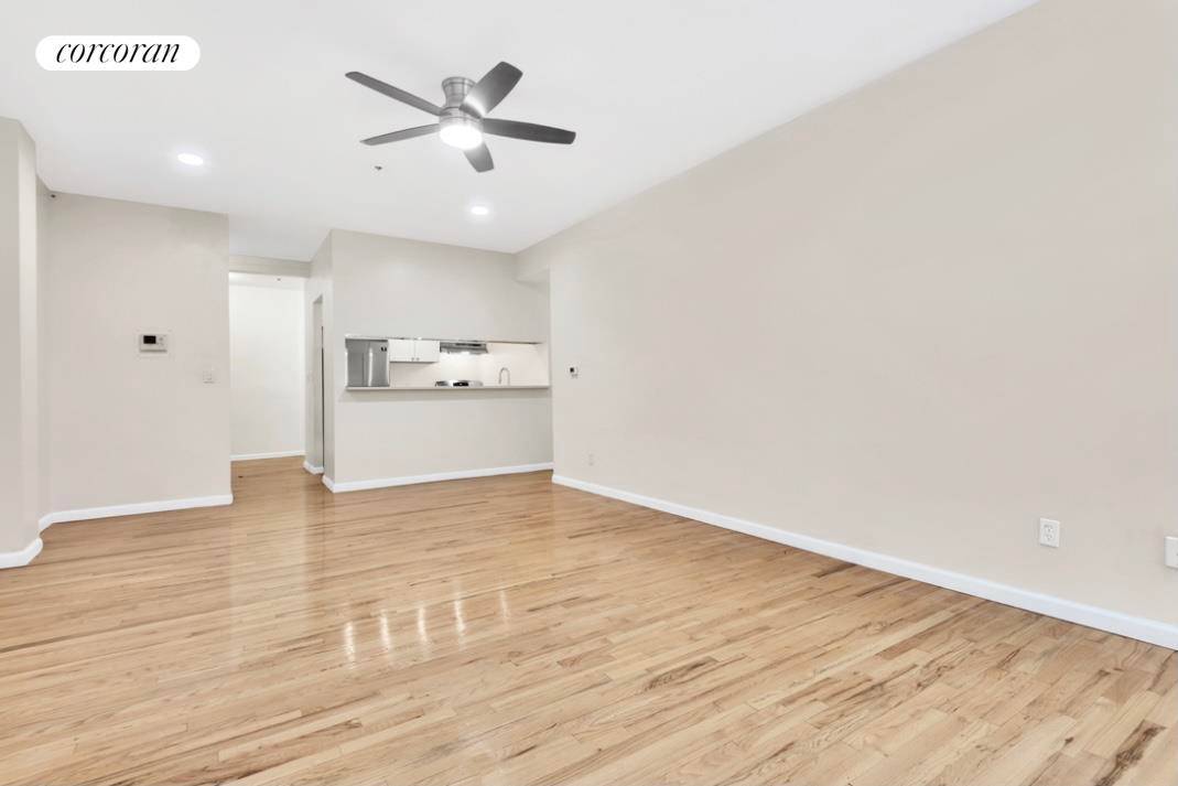 372 Dekalb Ave, 3B Nestled in charming Clinton Hill, this one bedroom, PLUS bonus room Den Office in the Clinton Mews Co op provides tremendous value for its new owner.
