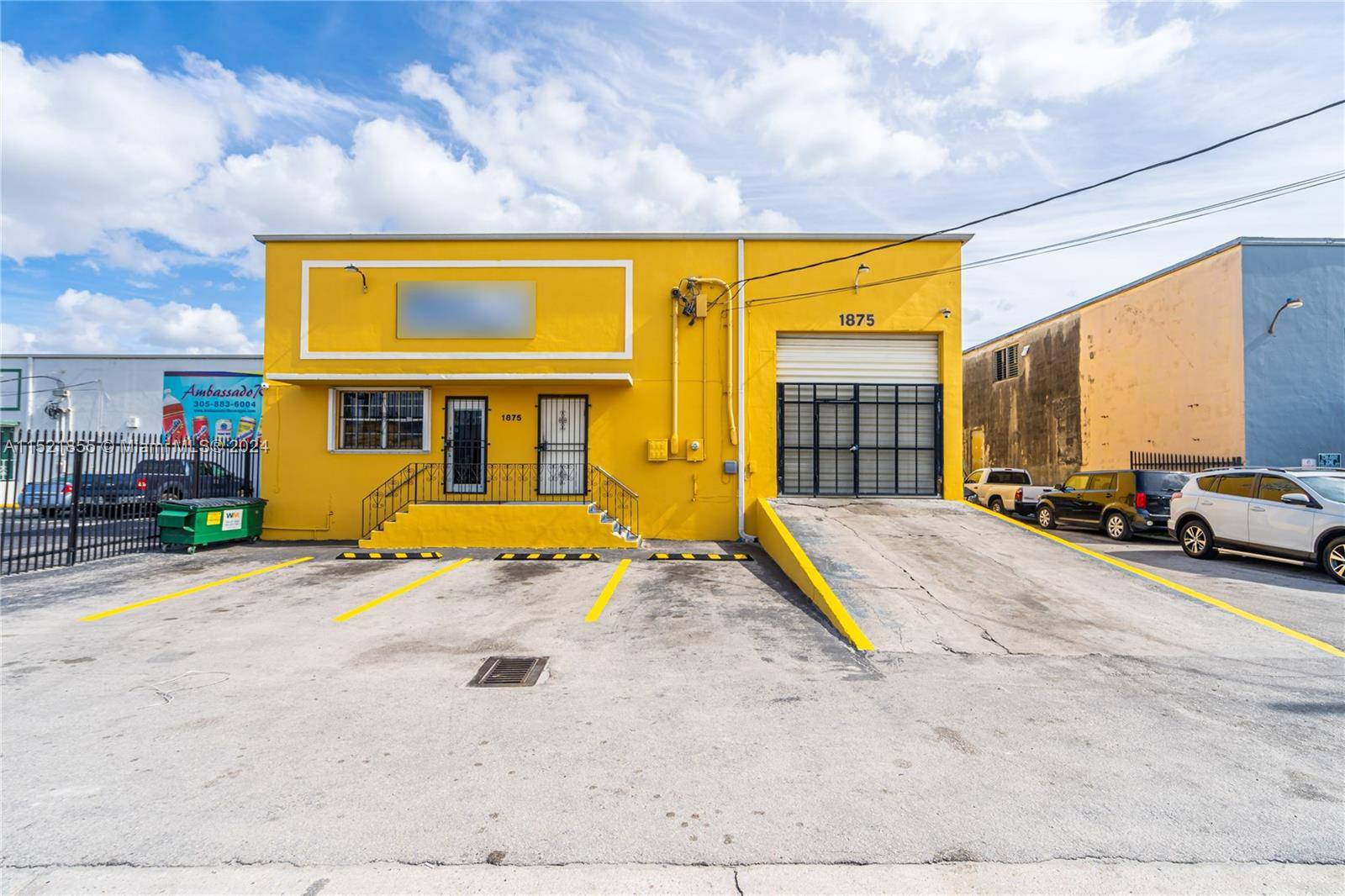 Discover a prime commercial opportunity in Hialeah's bustling heart !