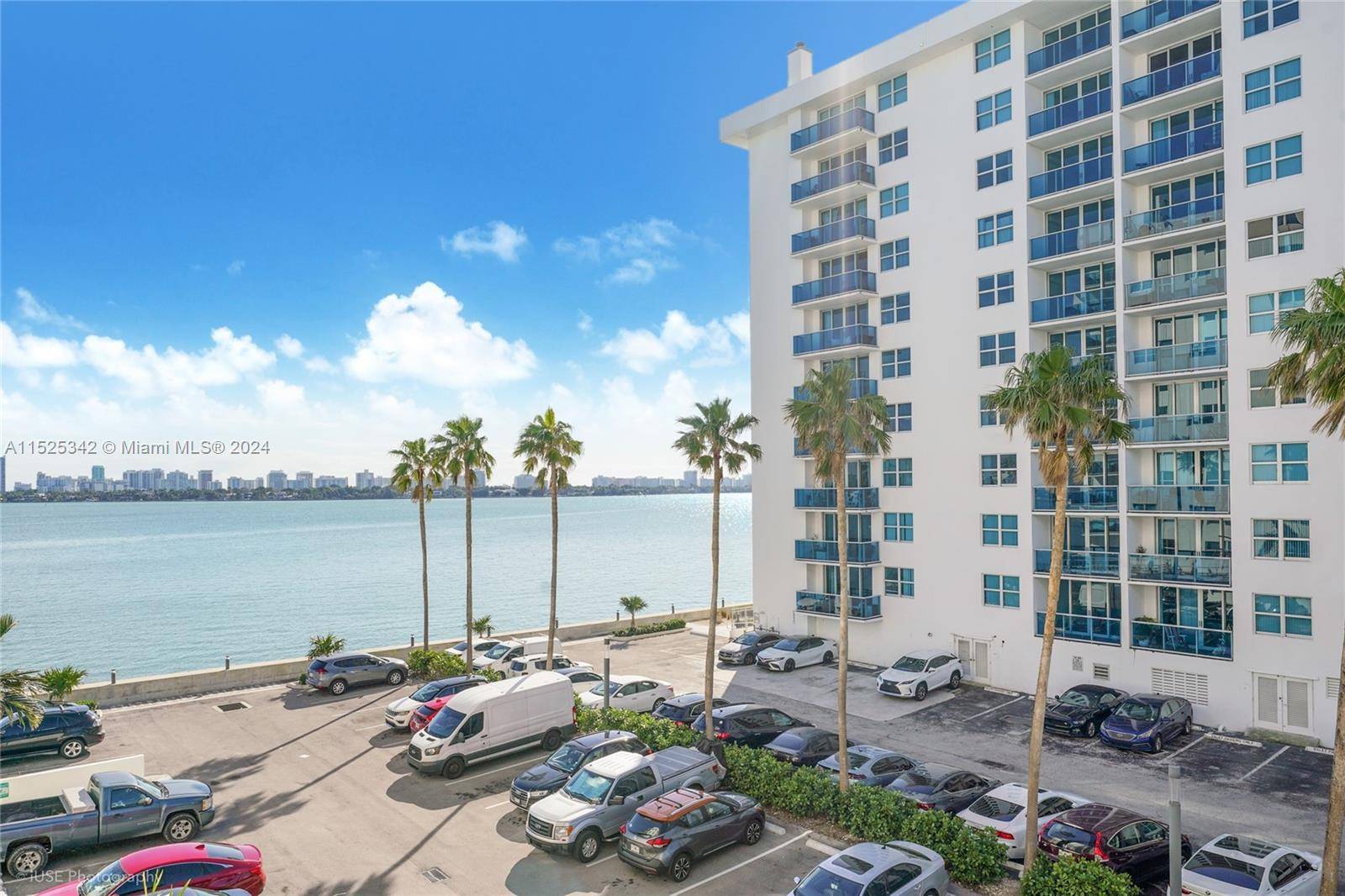 STUNNING WATER AND CITY VIEWS FROM THIS SPACIOUS 1 BEDROOM UNIT SITUATED RIGHT ON THE BAY WITH DIRECT VIEWS !
