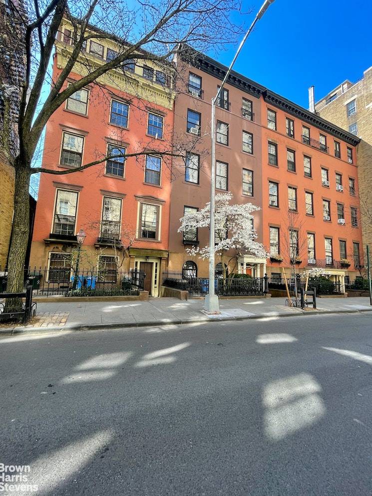 More than an InvestmentValentine's Way is a series of four townhouses, 60 Clark Street, 62 Clark Street, 64 Clark Street, and 66 Clark Street between Henry Street and Hicks Street ...