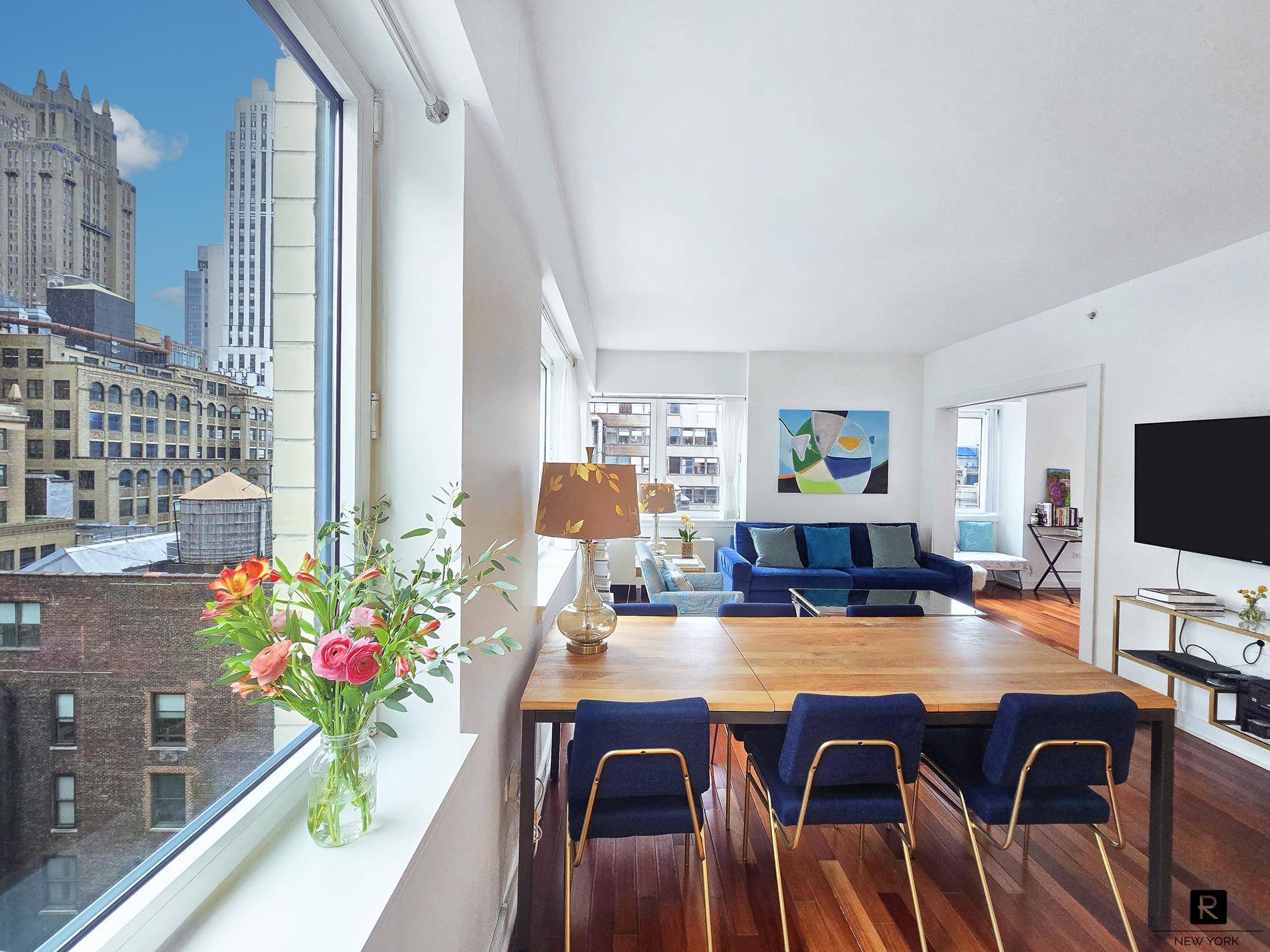 FIFTH AVENUE CONDO with SUNSHINE throughout the day and spectacular VIEWS of the SKYLINE of Manhattan by night !