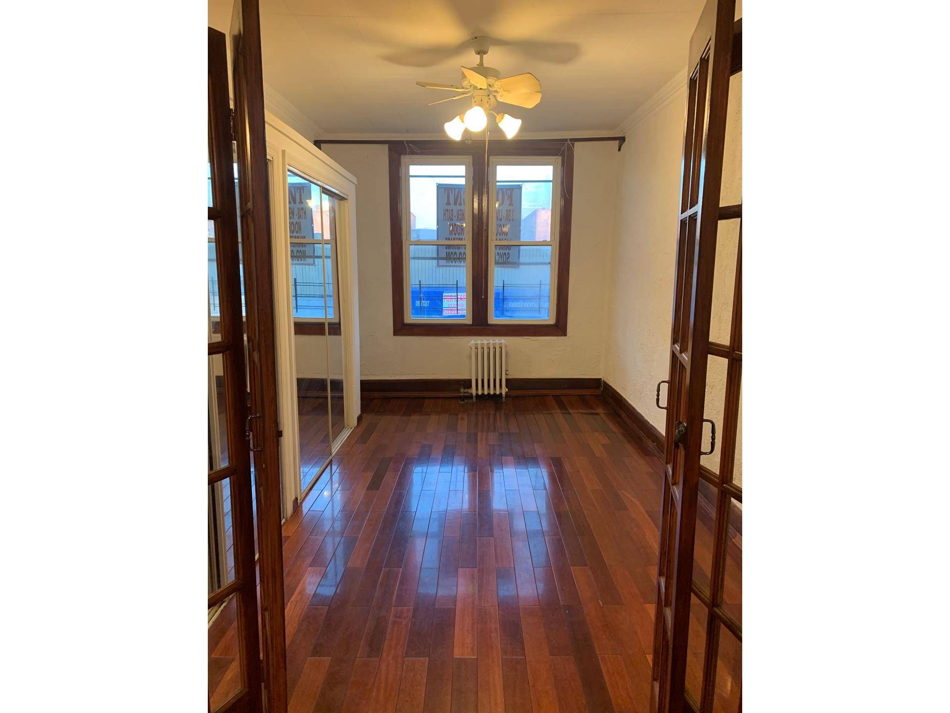 Beautifully renovated extra large pet friendly 3 bedroom apartment with JACUZZI and LARGE PATIO located in the heart of Jackson Heights !