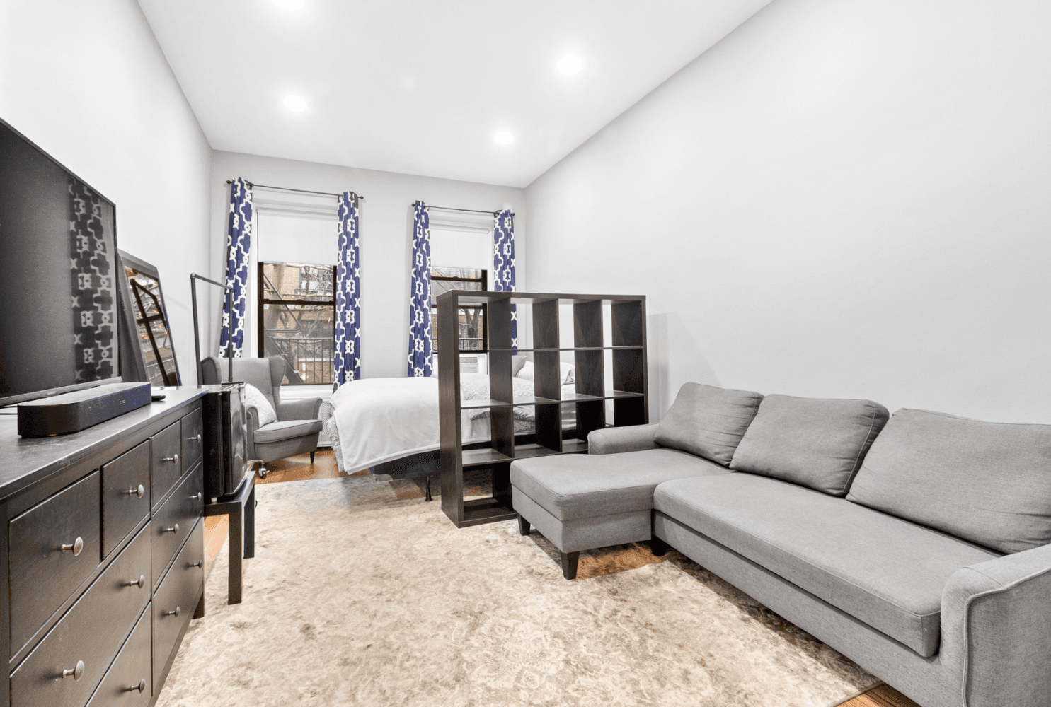 Step into apartment 2A at 173 East 74th Street and feel right at home !