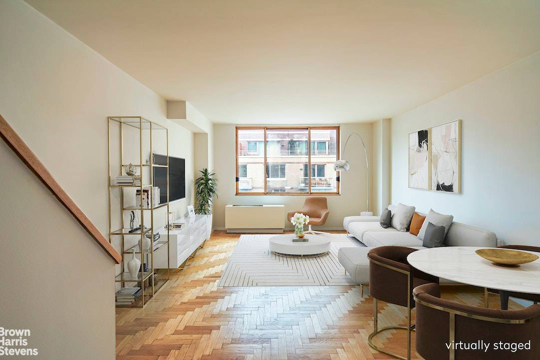 Urban OasisEnjoy life in the city that never sleeps in this sun filled duplex one bedroom oasis at the iconic Worldwide Plaza.