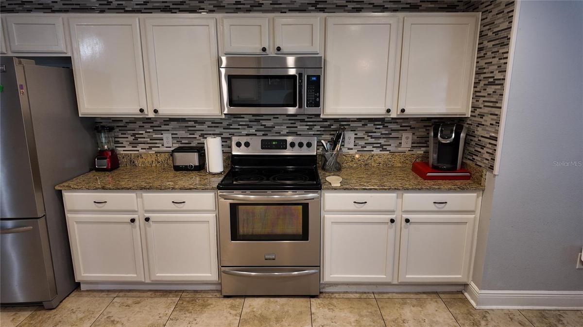 Range and Cabinets