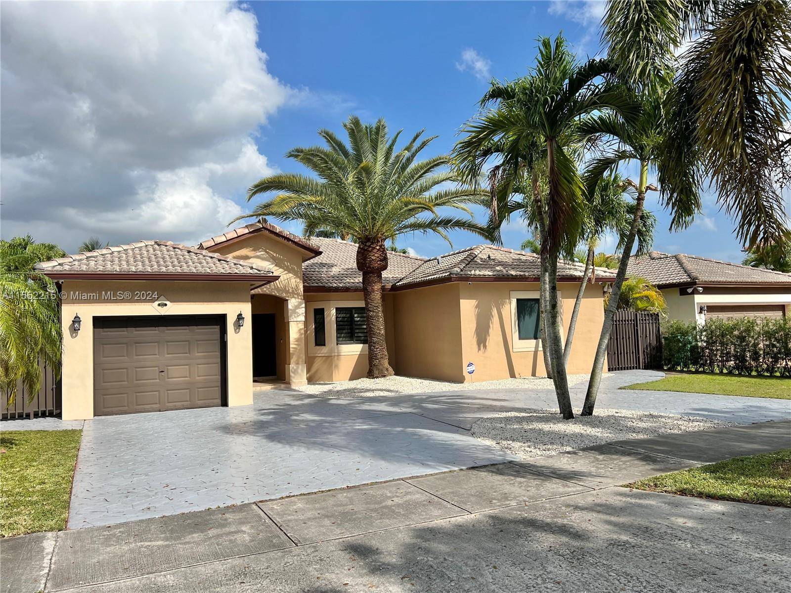 SPECTACULAR SINGLE FAMILY HOME FOR RENT, FEATURING 3 BEDROOMS, 2 BATHS AND FAMILY ROOM WITH A VERY CONVENIENT FLOOR PLAN, A BEAUTIFUL COVERED BACKYARD WITH CEILING FANS PERFECT FOR ENTERTAINING ...