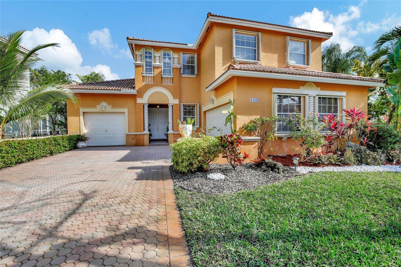 Welcome to your dream home in Windsor Palms !