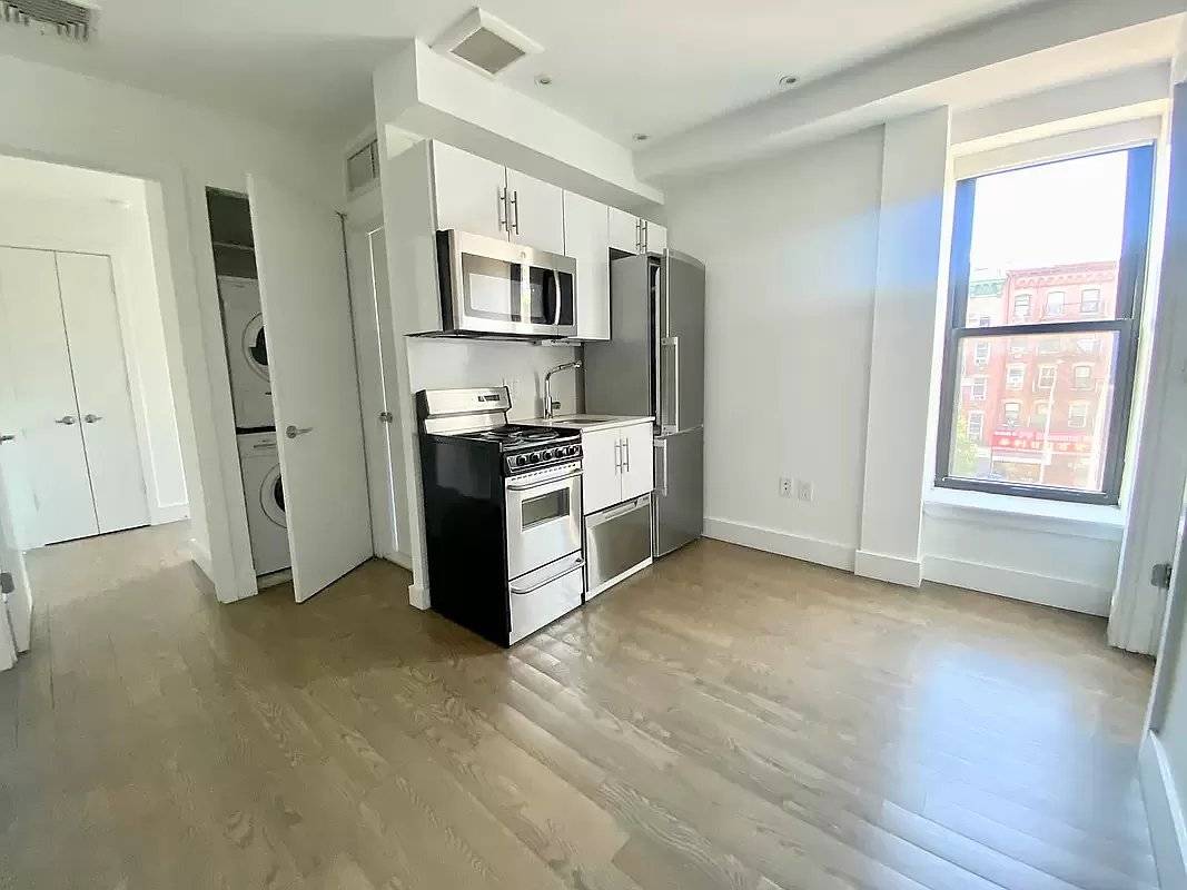 Amazing Sunny true 2 BR apartment in the heart of the Lower East Side !