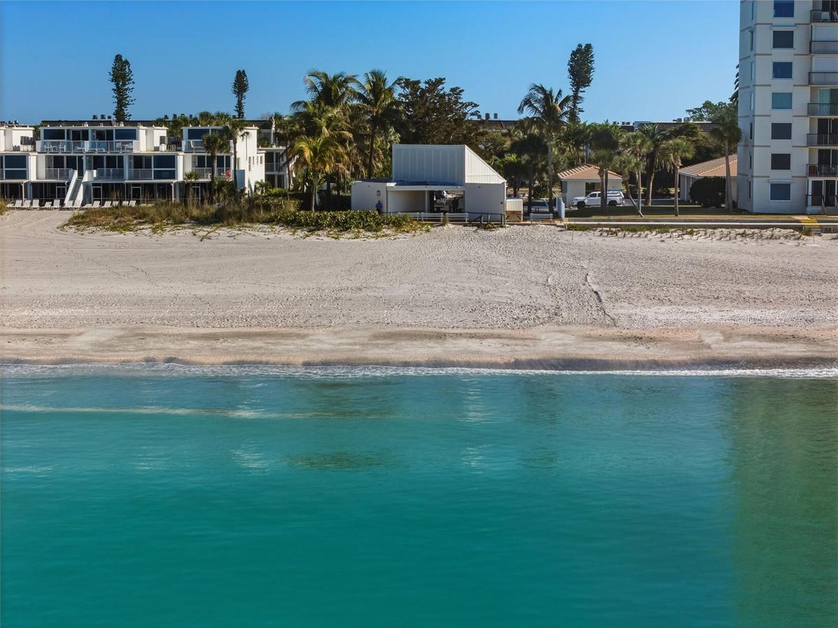 Your own slice of the white sands right on the Gulf of Mexico!