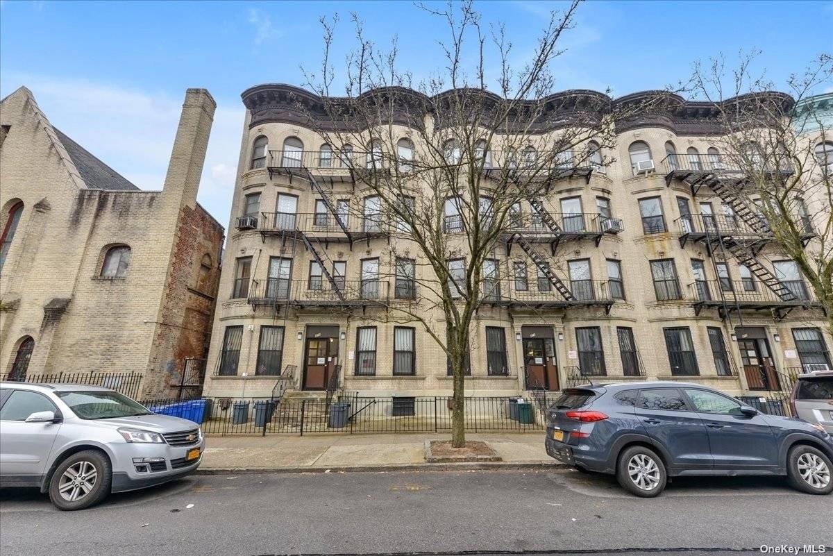 Now offering this 900 square ft 2 bedroom, 1 bath condo Unit on a beautiful tree lined block in Bedford Stuyvesant.