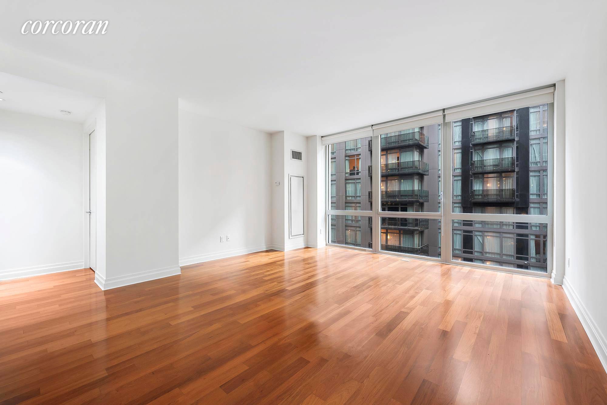 39 East 29th Street is an award winning full service condominium conveniently located in the Flatiron NoMad section of Manhattan.