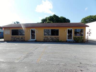 3 unit Commercial retail Bldg in good location.