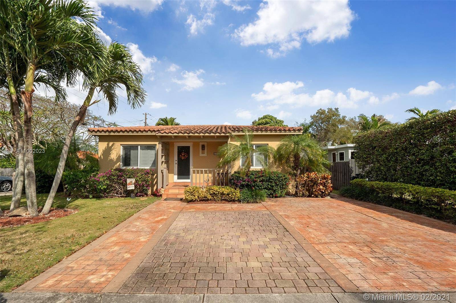 What a cutie ! ! Check out this Spanish beauty one story single family home in South Miami.