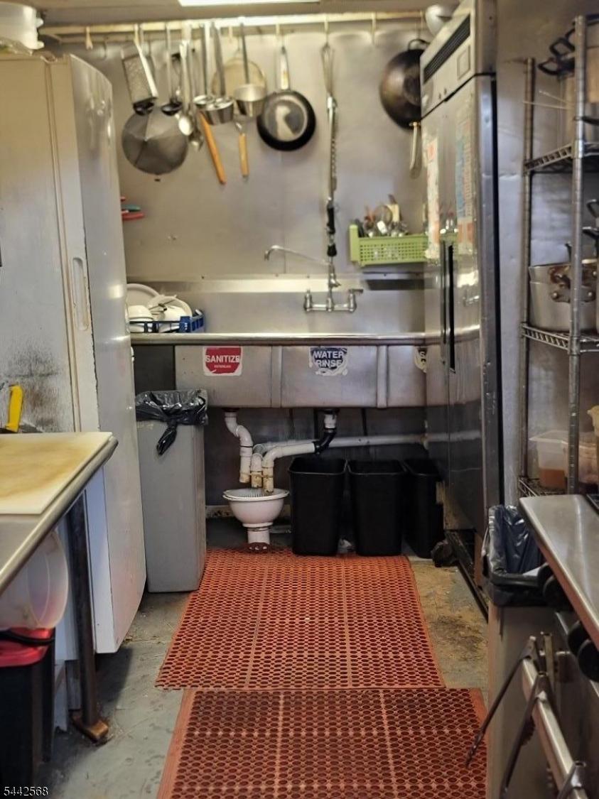 Kitchen - back