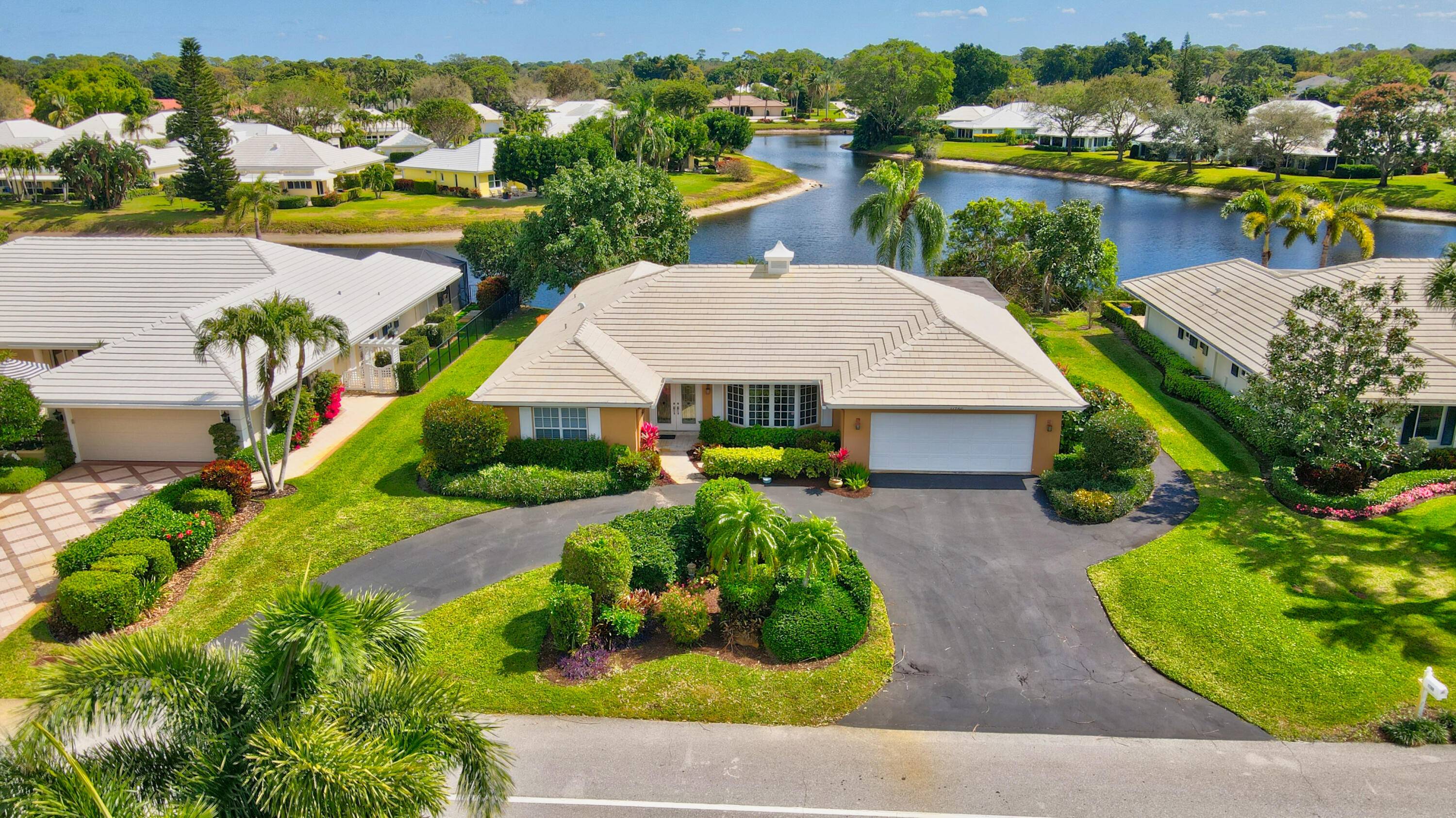 Wait until you see the Water Views from your new home here in Delray Dunes Golf and Country Club !