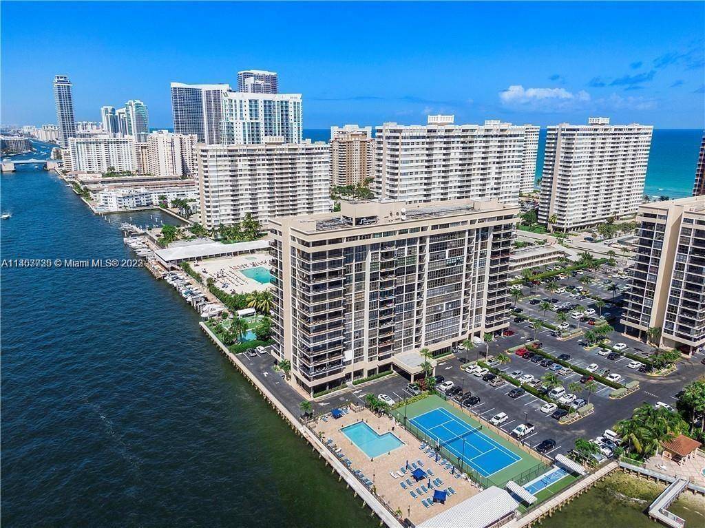 Beautiful, spacious, and bright 2bed DEN and 2bath with City and Intracostal view unit located across from the Ocean.