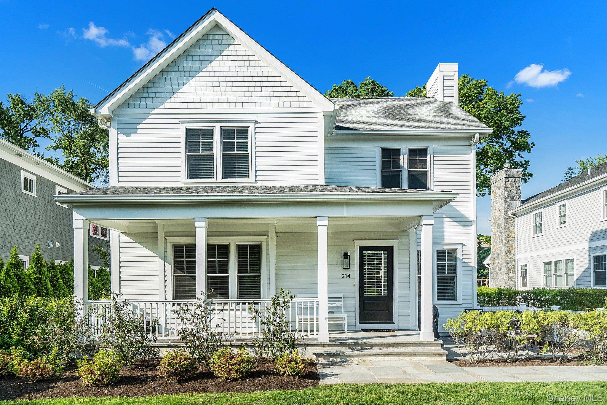 Start the new year in this impeccably built, maintained, and decorated rental.