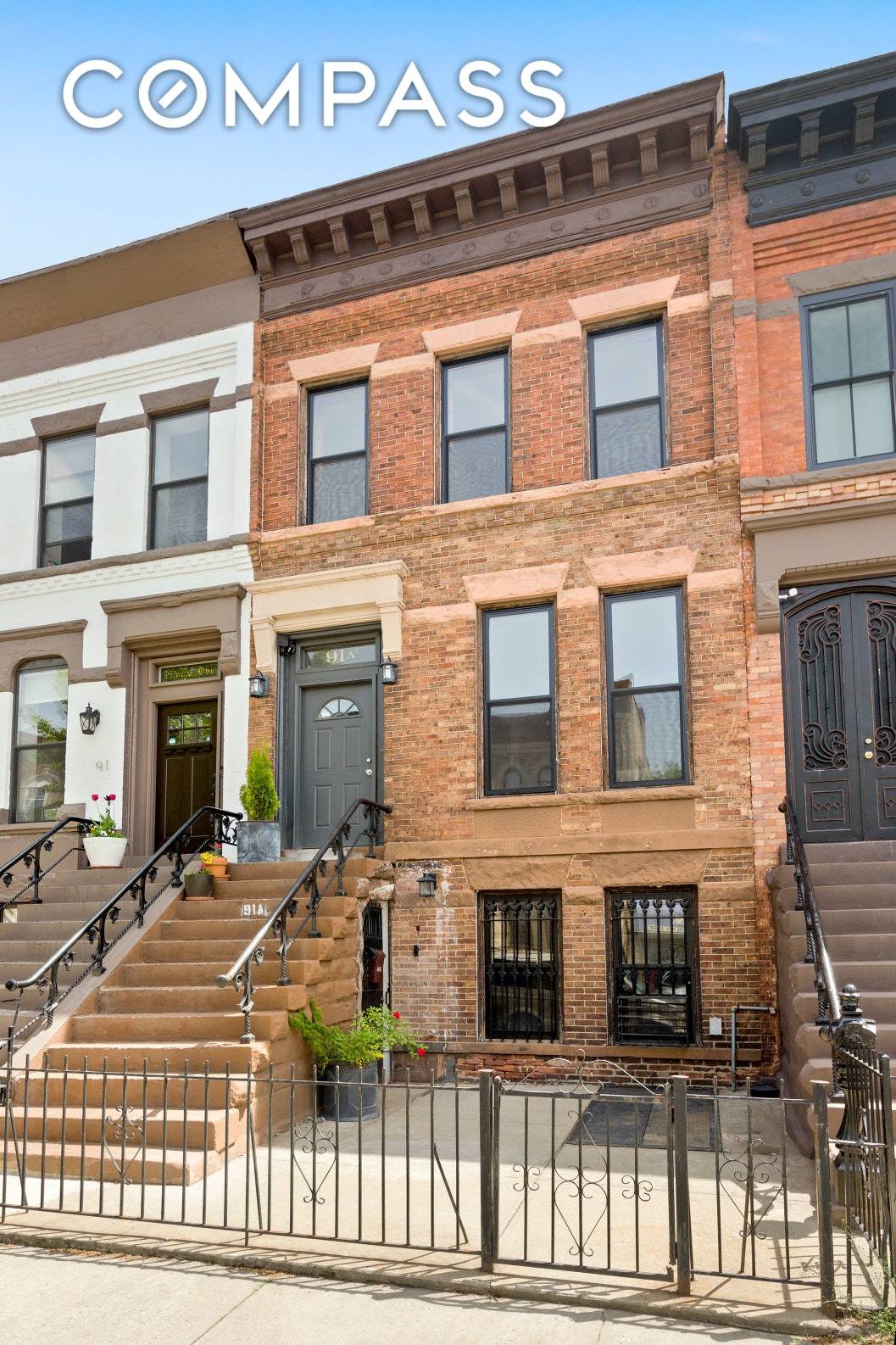 91A Saratoga is a lovingly restored and renovated 2 family townhouse in Bedford Stuyvesant.